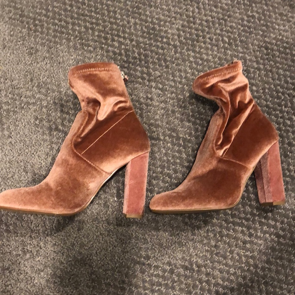 Steve Madden BRISK-V Pink/Mauve Suede Booties